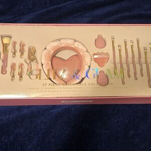 Glitz & Glam 31-Piece Makeup Brush Set - Pink Iridescent